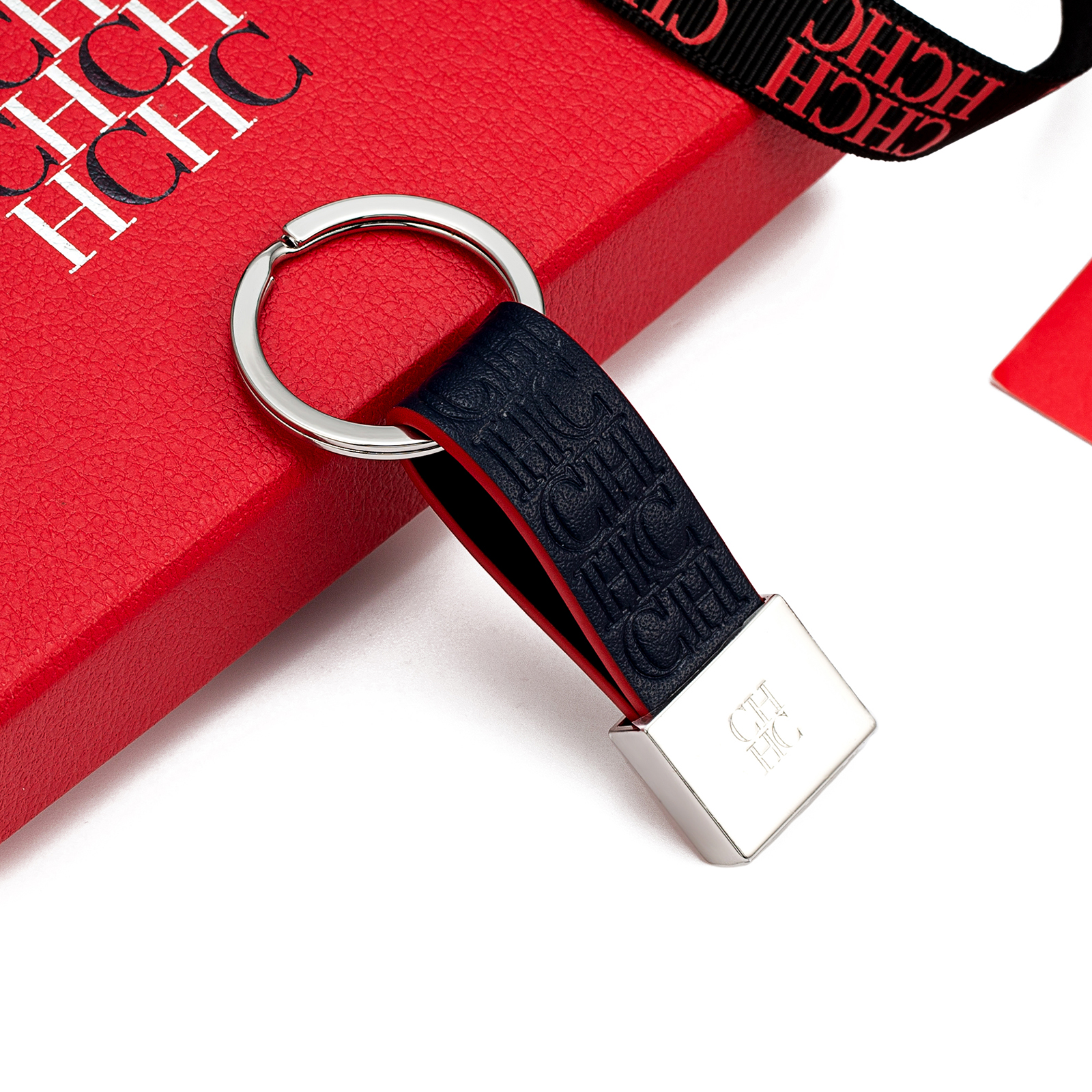 Monogram Keychain Leather - CH Geëmbosseerde Monogram Lederen Sleutelhanger Verguld