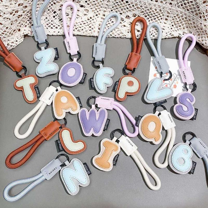 26 alfabet PU lederen sleutelh - Monogram Keychain Leather recensie en prijs