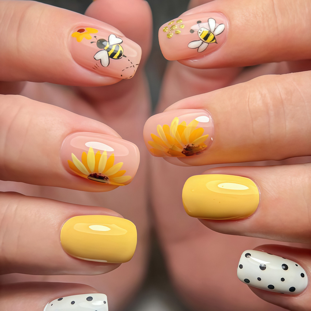 Korte vierkante nepnagels voor - Pressed Flower Art recensie en prijs