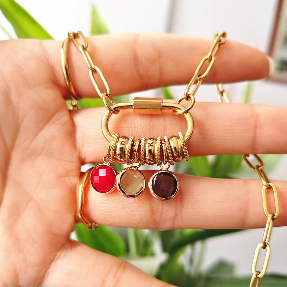 Aangepaste karabijnhaak naam c - Birth Flower Necklace recensie en prijs